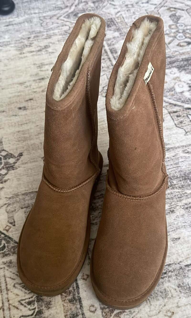 Bearpaw Women's Elle Short Suede Winter Boots Hickory Size 10
